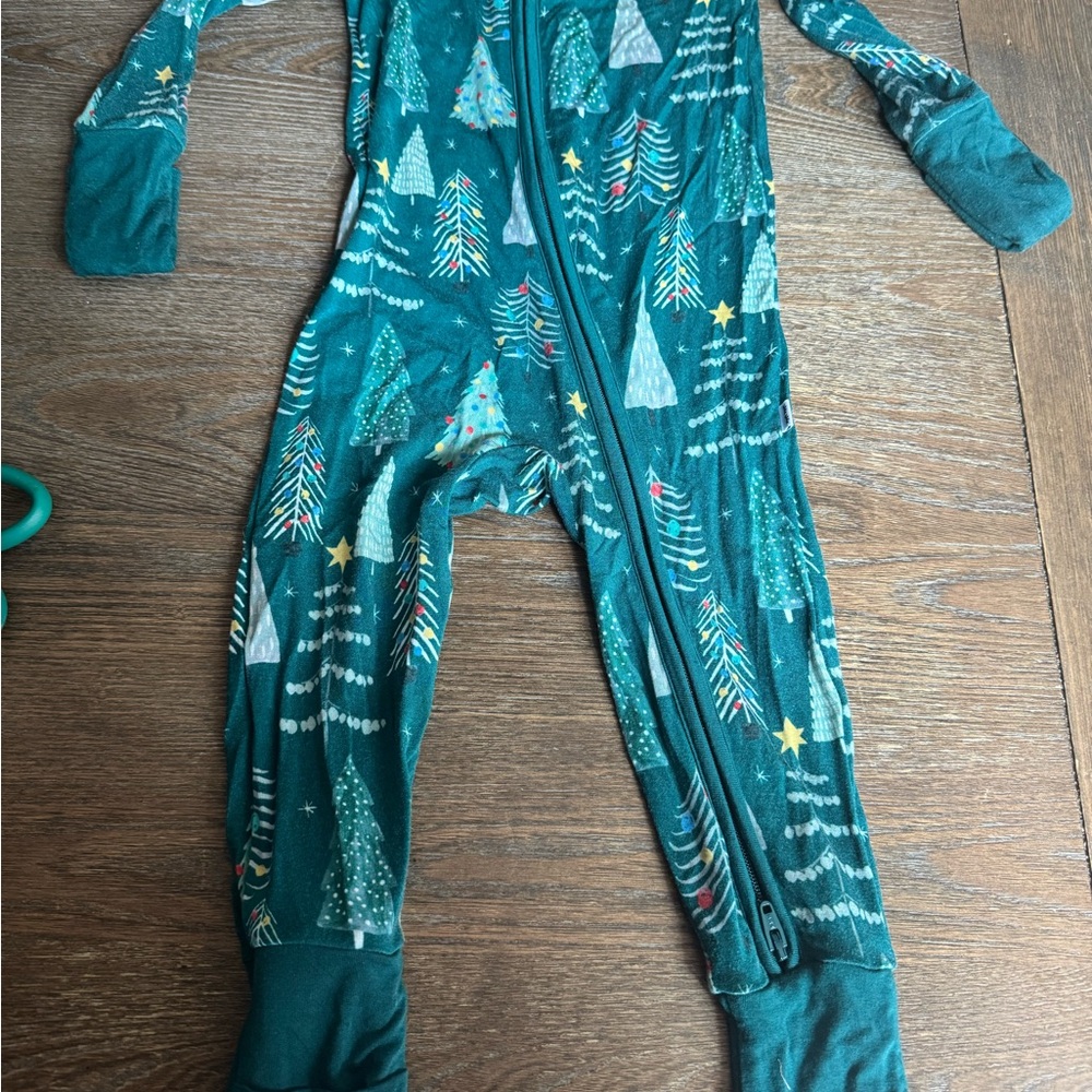 6-12m Little Sleepies Green Twinkling Trees zippy